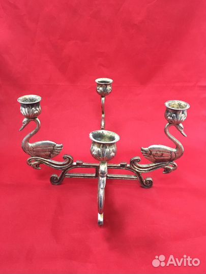 Графин старинный на подставке с подсвечниками