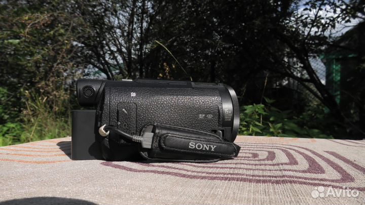 Видеокамера Sony FDR-AX33