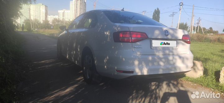 Volkswagen Jetta, 2015