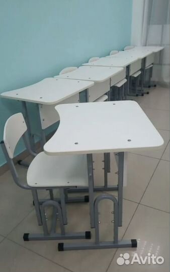 Парты и стулья