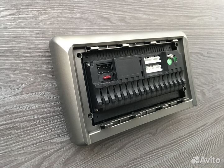 Магнитола Nissan X-Trail 1 T30 c камерой