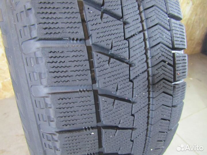 Bridgestone Blizzak VRX 225/60 R17