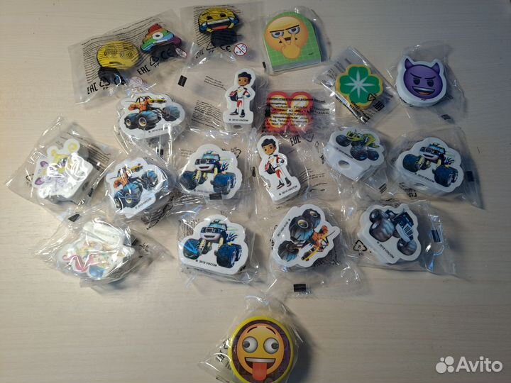 Ластики, точилка, фигурки