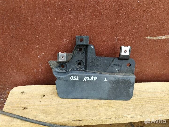 Брызговик задний левый Audi A3 8P 2.0 CCZ 2009