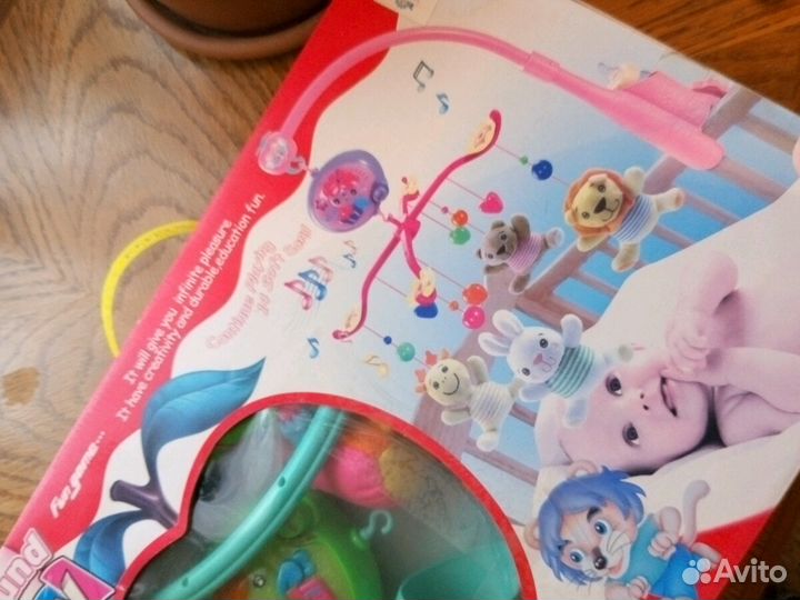 Музыкальный мобиль на кроватку