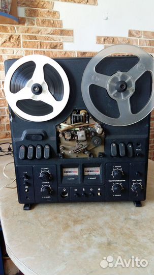 Катушечный магнитофон