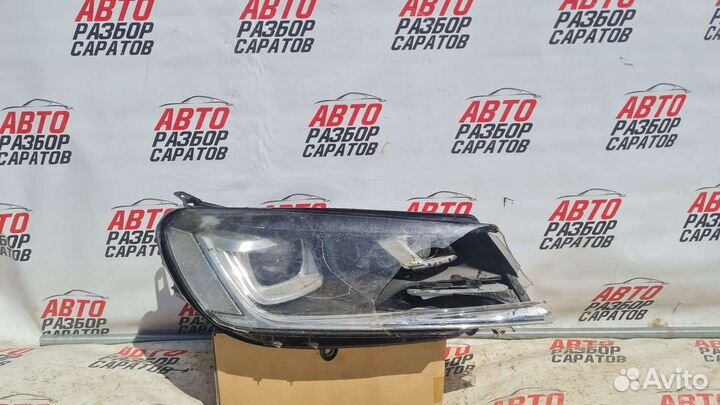 Фара правая Volkswagen Touareg 2