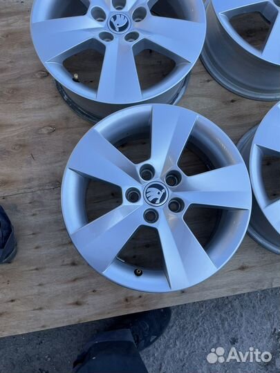 Литые диски Оригинал r15 skoda rapid