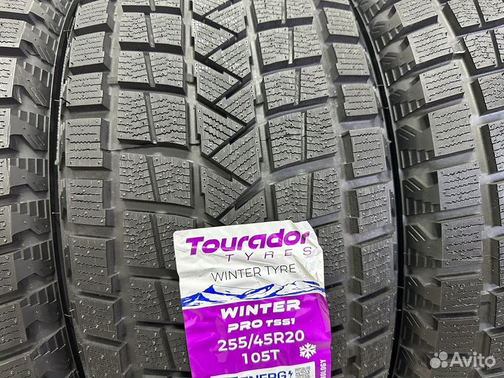 Tourador Winter Pro TSS1 255/45 R20 105T