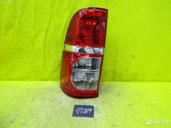 Фонарь левый Toyota Hilux 10-16 г 107089