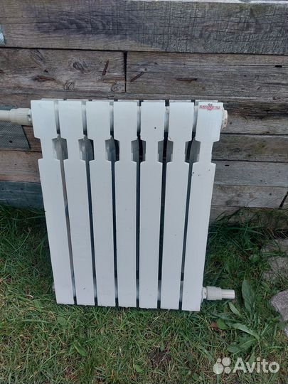 Чугунный радиатор отопления (7 секций)