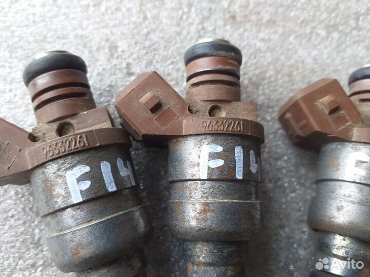 Форсунка топливная Chevrolet Lacetti 1.4 1.6