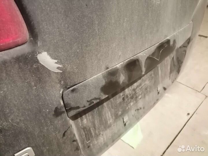 Дверь багажника Mazda Demio DY5W