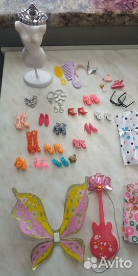 Набор одежды и аксессуаров для кукол