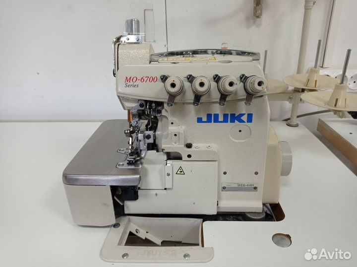 Оверлок Juki MO-6714