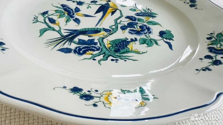 Фарфоровое блюдо