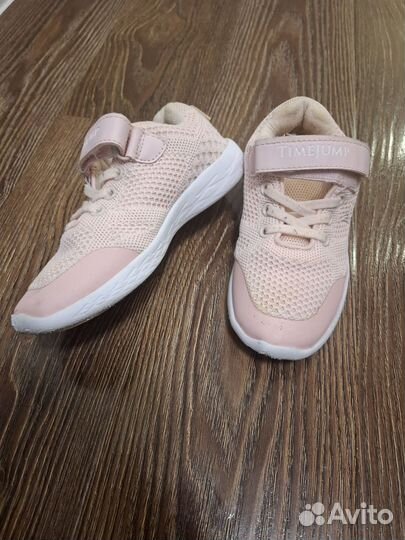 Кроссовки легкие