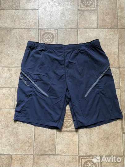 Легкие шорты peak performance