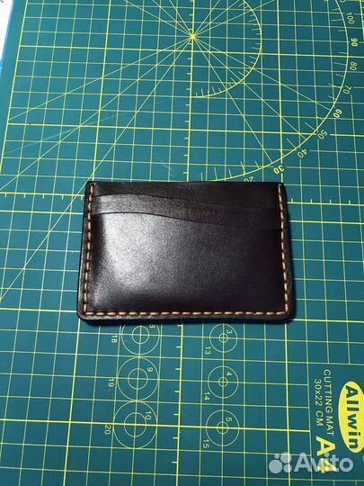 Кардхолдер ручной работы