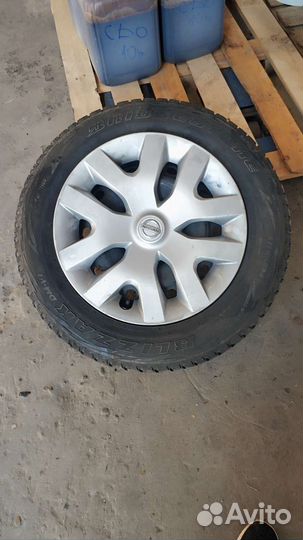 Bridgestone Blizzak DM-V1 215/65 R16