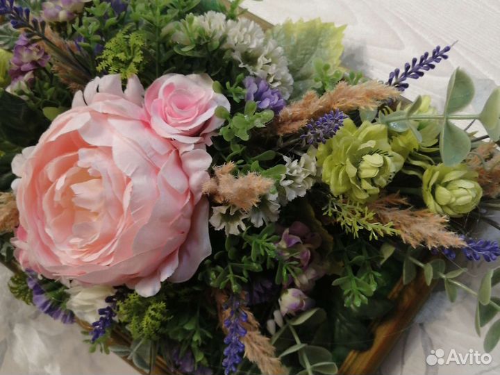 Картина из искуственных цветов