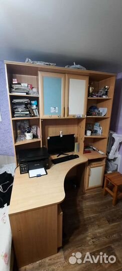 Компьютерный уголок,шкаф. Идёт комплектом