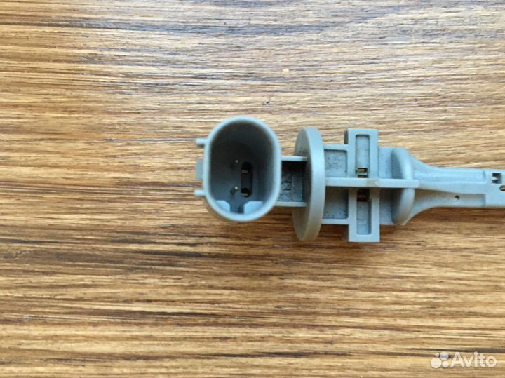 Датчик уровня омывающей жидкости BMW E87