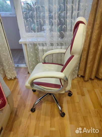 Компьютерное кресло