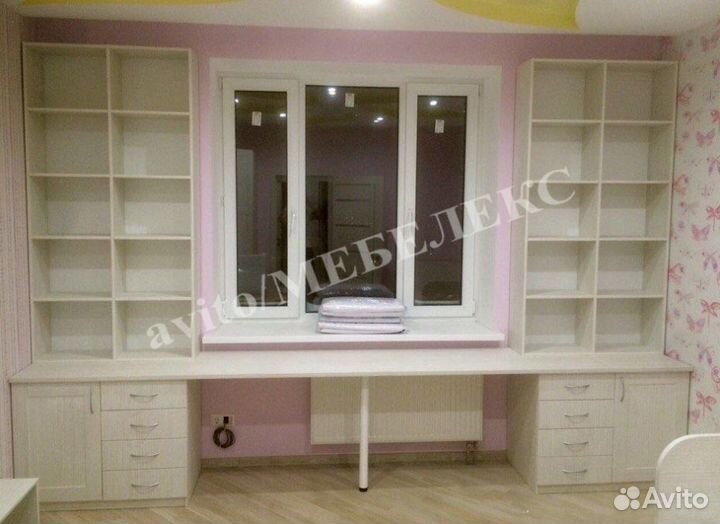 Рабочая зона у окна