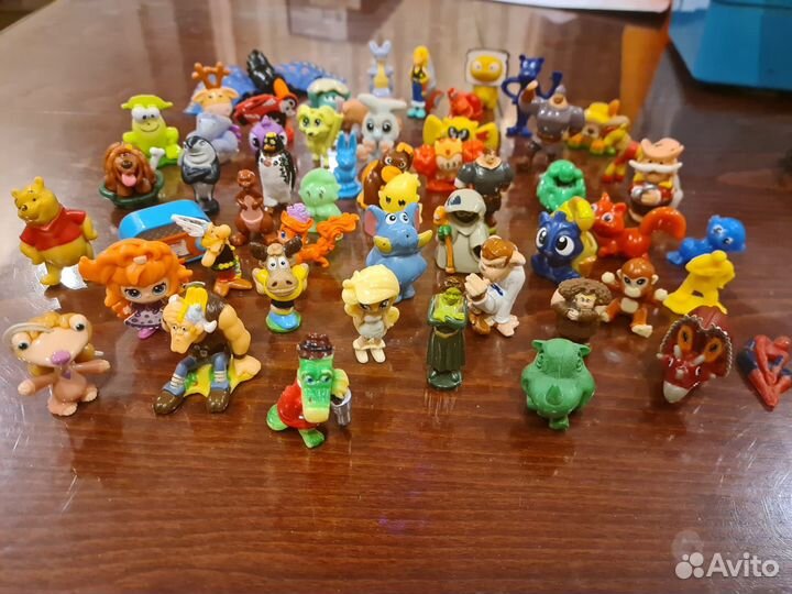 Игрушки из киндера и прилипалы