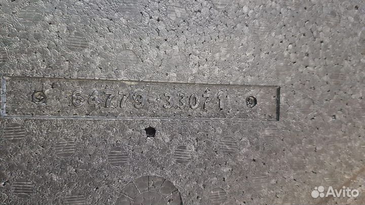 Крышка лотка запас/ колеса Toyota Camry 64779-3307