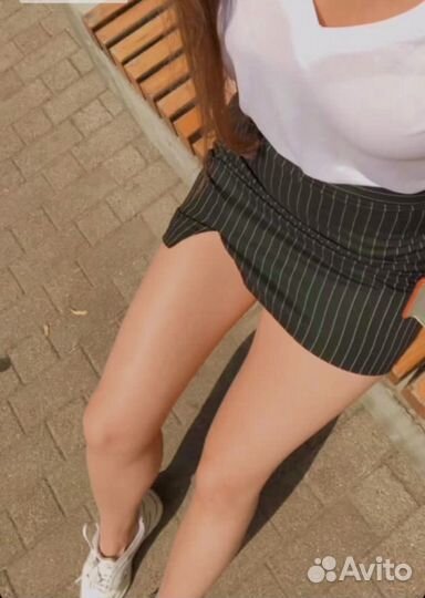 Юбка мини с разрезом