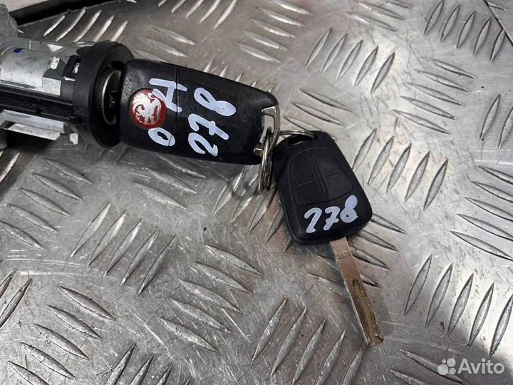 Замок зажигания с ключом Opel Astra H