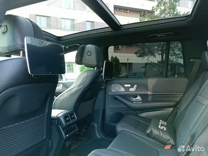 2 Монитора для задних пассажиров в Mersedes