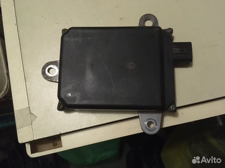 Блок контроля слепых зон Тойота Рав 4 40