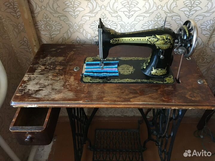 Швейная машинка бу 