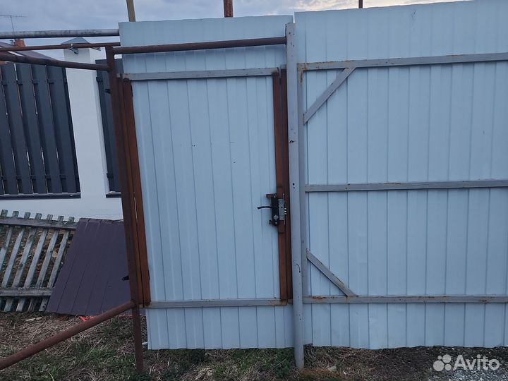 Ворота распашные с калиткой