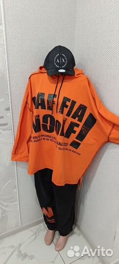 Женский спортивный костюм