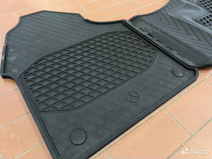 Новые резиновые ковры на Sprinter