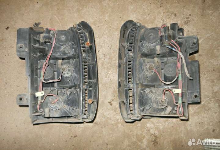 Фонарь задний правый Мицубиси паджеро 2