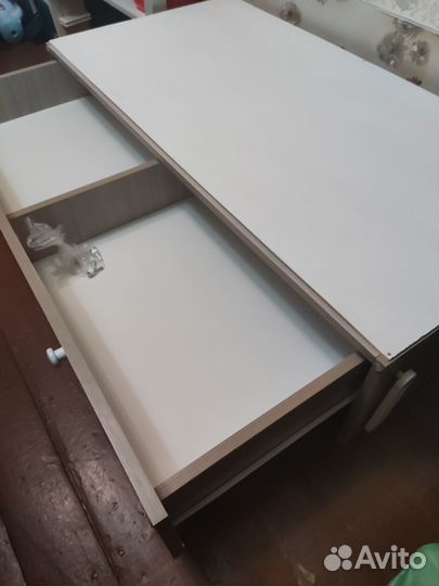 Детская кроватка с маятником и ящиком