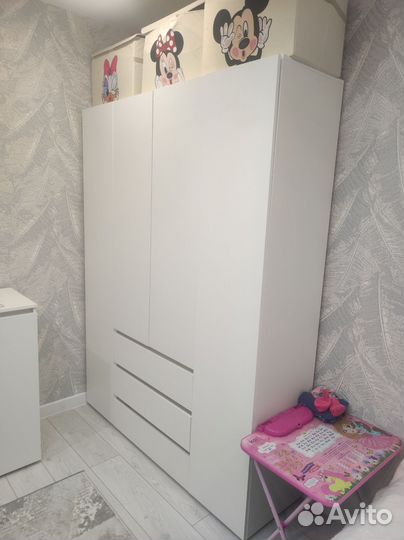 Шкаф пенал белый