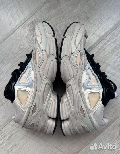 Удобные кроссовки для длительных прогулок