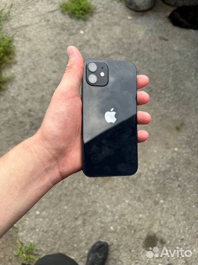 iPhone 12, 64 ГБ