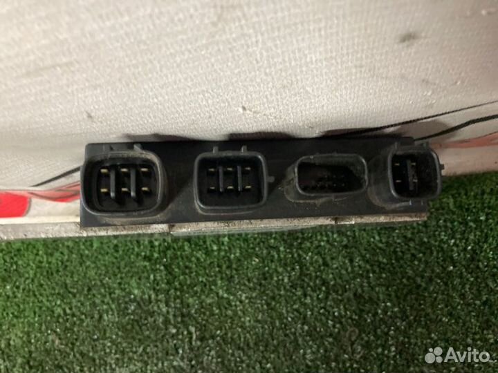 Блок управления форсунками Toyota Crown GRS182