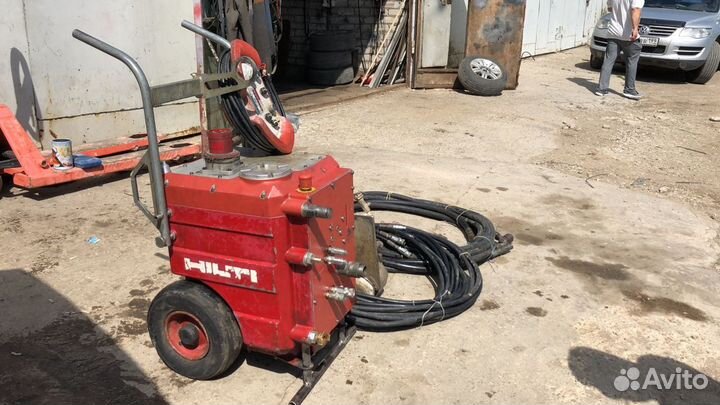 Стенорезная машина Hilti 32