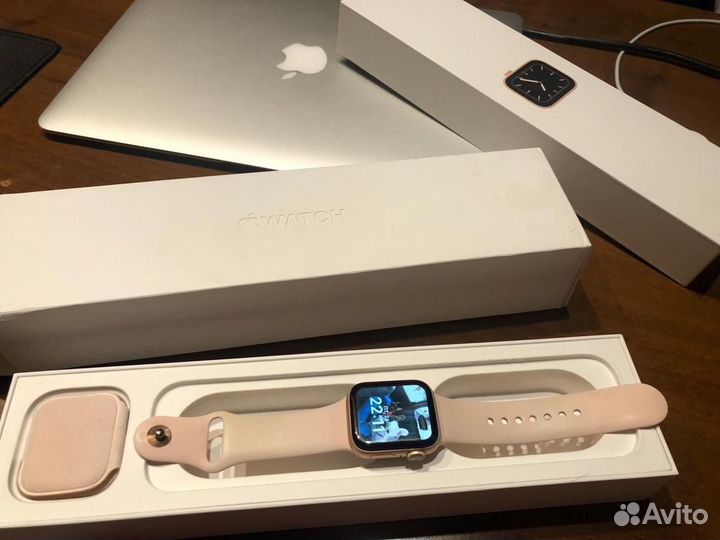 Apple watch 4 часы оригинал розовое золото