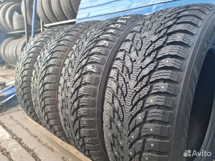 Nokian Tyres Hakkapeliitta 9 SUV 235/65 R17 108T