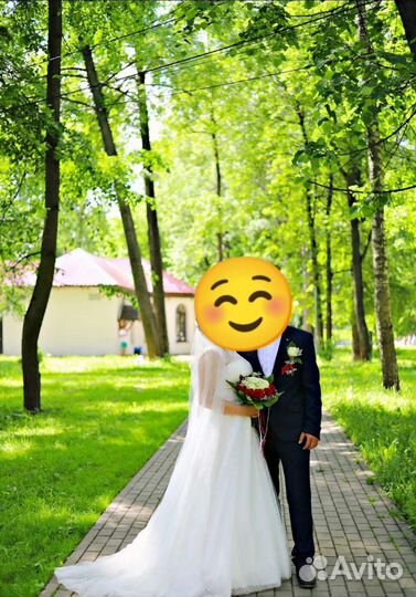 Свадебное платье со шлейфом