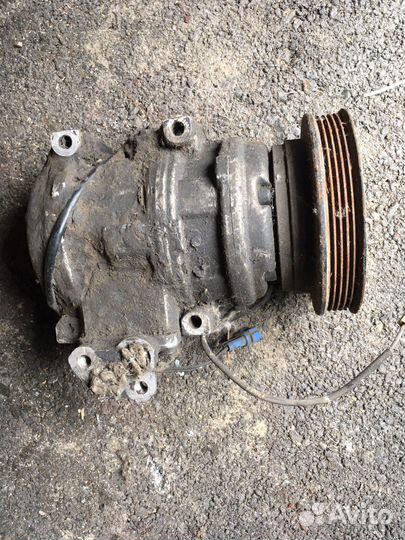 Компрессор кондиционера Toyota 047200